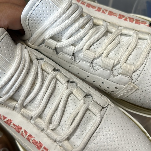 Authentic Givenchy sneakers lightly worn - Picture 5 of 10